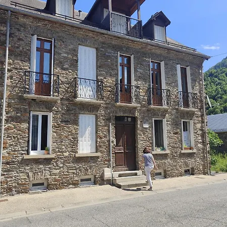 Apartamento T3 Avec Jouissance Jardin Dans Ancien Presbytere Saint-Mamet